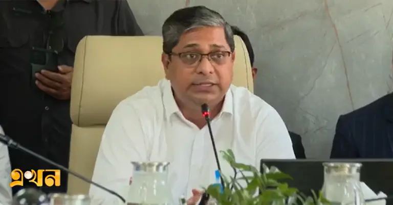 প্রতিমন্ত্রী শাহে আলম ব্রিফিং করেছেন